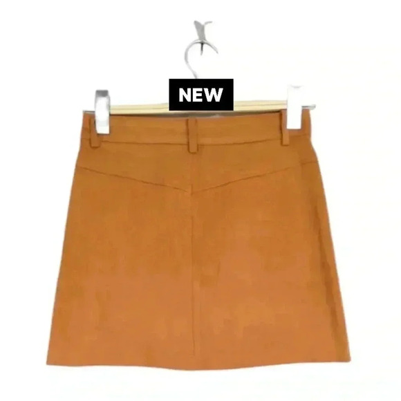 NWOT, ZARA, Faux Suede Decorative Pocket Mini Skirt, Medium, Caramel - Picture 7 of 8